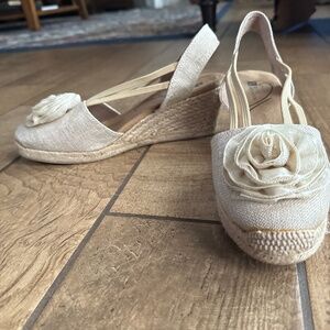 Wedge moccasin